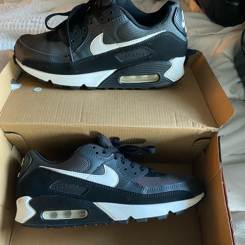 New! Perfect Air Max!!  size 9